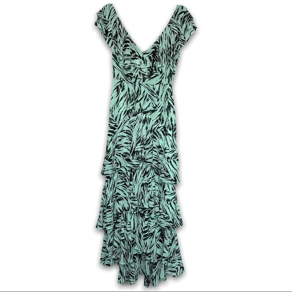 NEW WAYF Maxi Dress Ruffle Tier Flutter Sleeve Animal Print Summer Wedding Sz XS - Picture 5 of 9